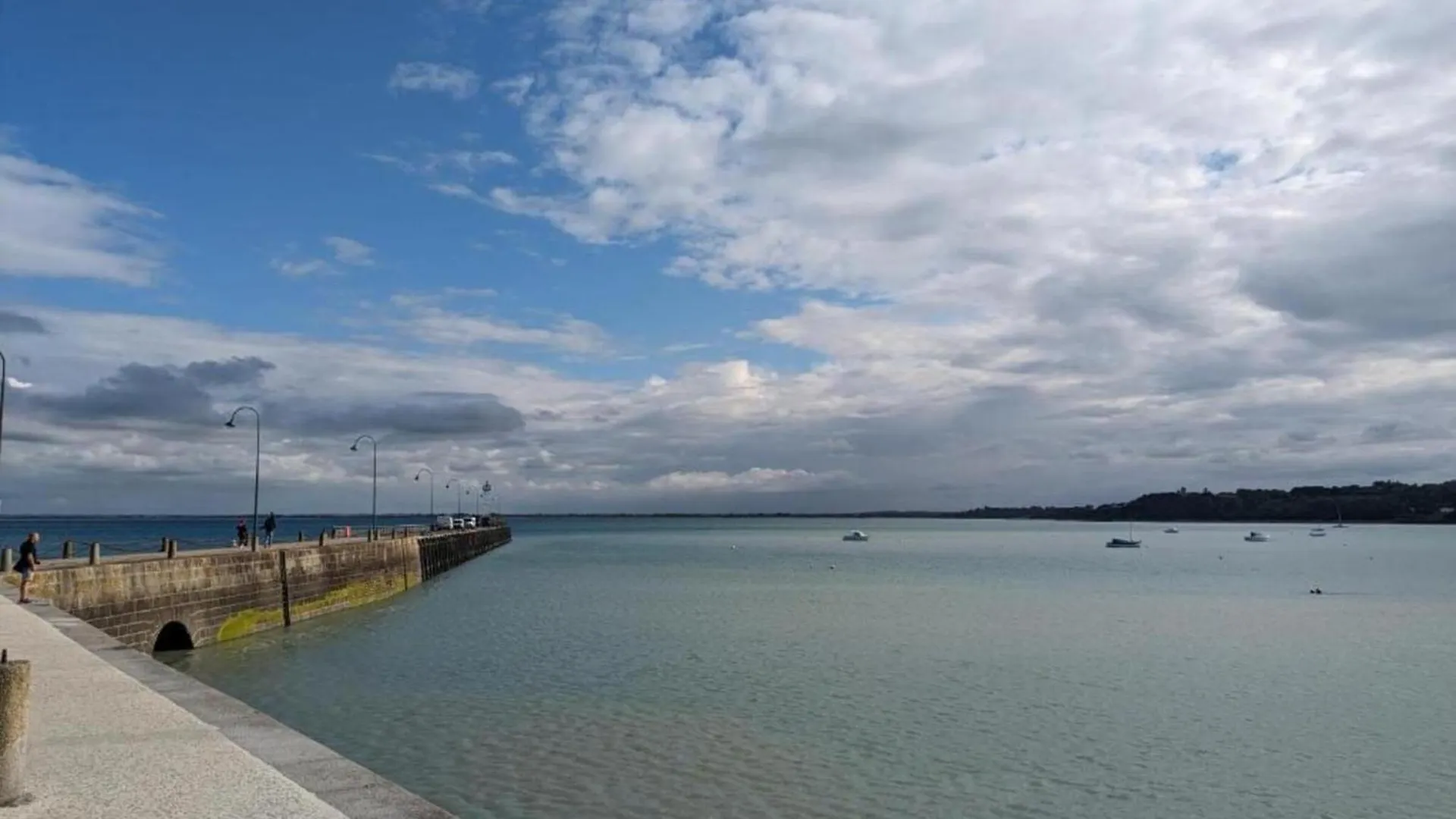 Beautiful Luxury Apartment Near A Breton Oyster Village Cancale