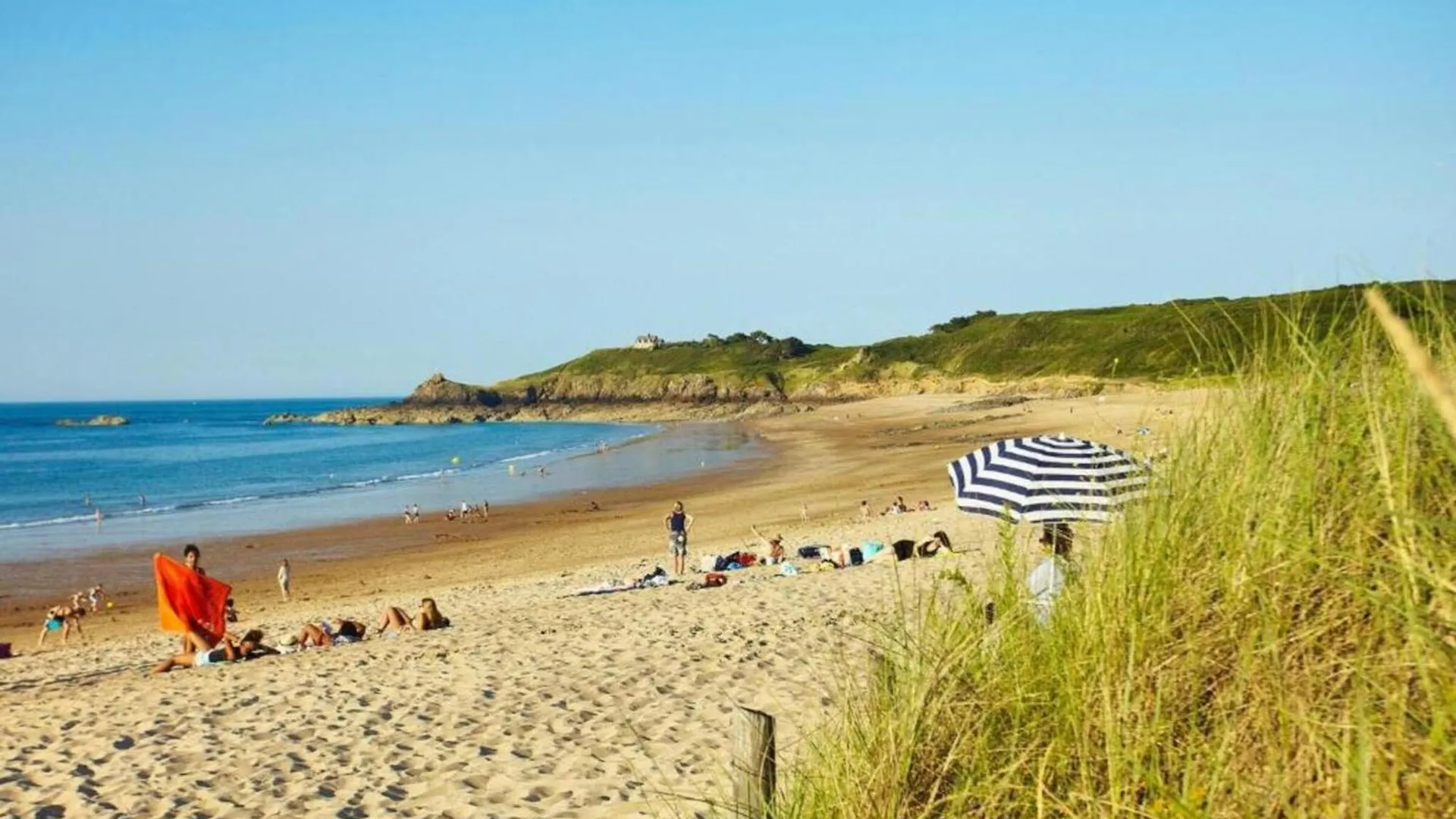Beautiful Luxury Apartment Near A Breton Oyster Village Cancale